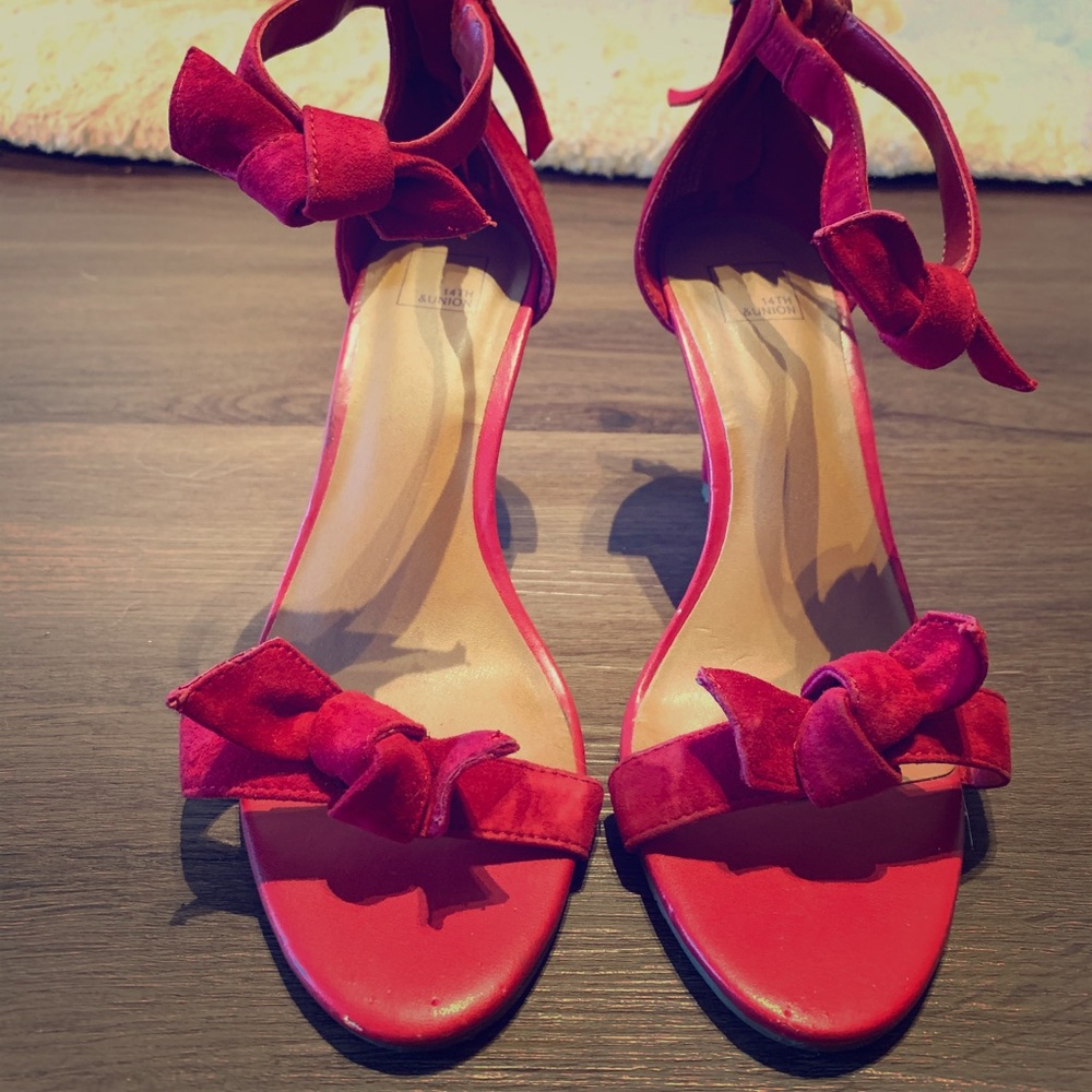 14th & Union Cute Red Bow Tie Heels